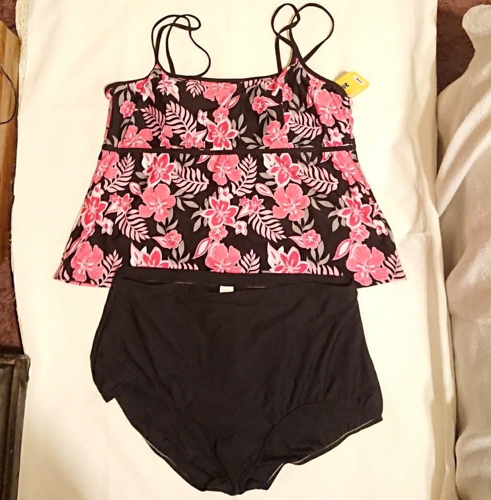 NEW FLORAL SWIMSUIT